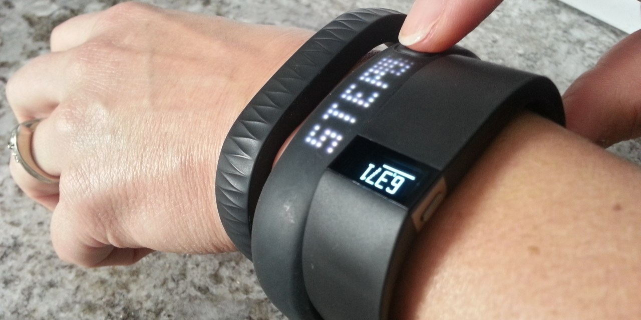 Well active. Garmin фитнес браслет 3. Garmin Vivafit. Garmin Vivosport Slate / large 5.82" - 8.46". Браслет Garmin датчики материал